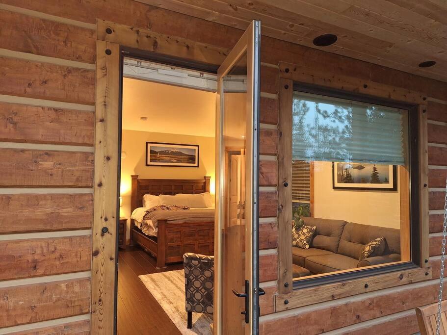 Beautiful Riverfront Near Mt Bachelor With Hot Tub Bend Exterior foto