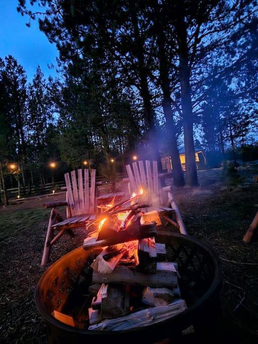 Beautiful Riverfront Near Mt Bachelor With Hot Tub Bend Exterior foto