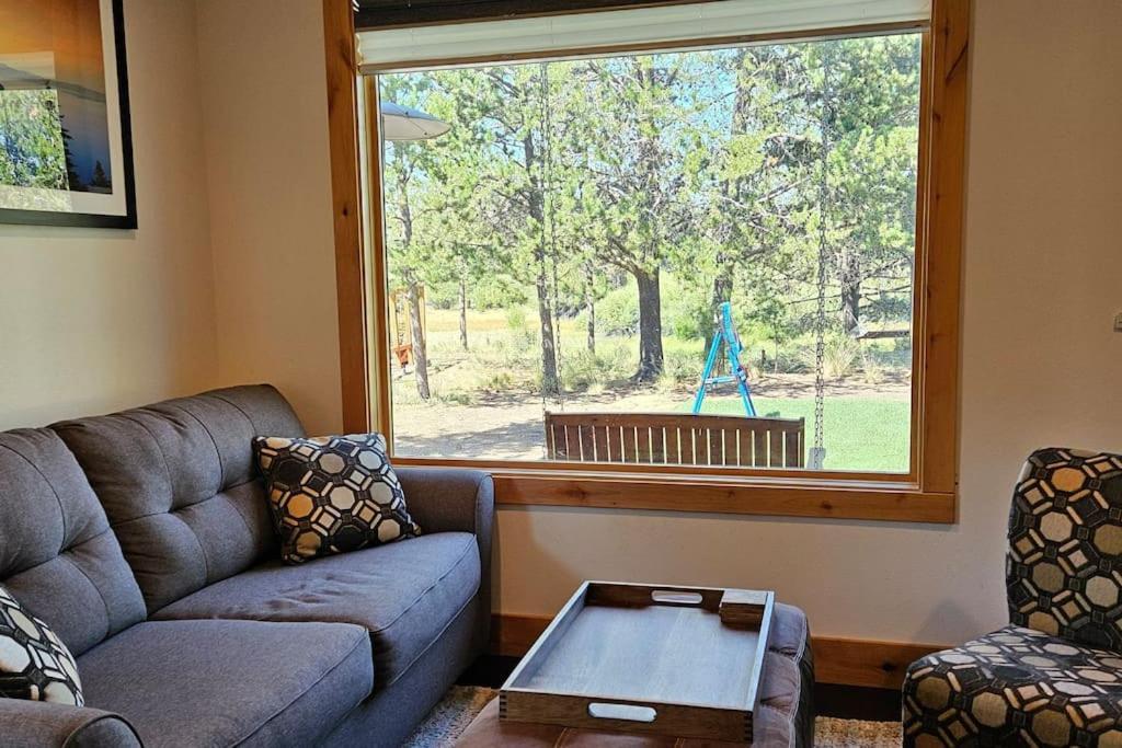 Beautiful Riverfront Near Mt Bachelor With Hot Tub Bend Exterior foto